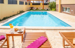 Nice Apartment In Zadar With Kitchen